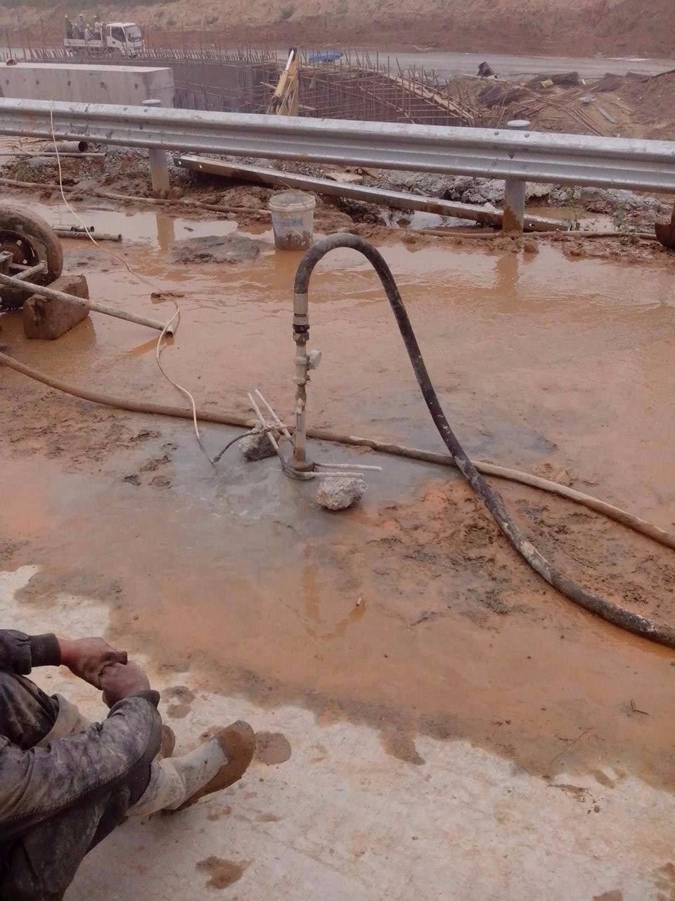 双清路基压密注浆